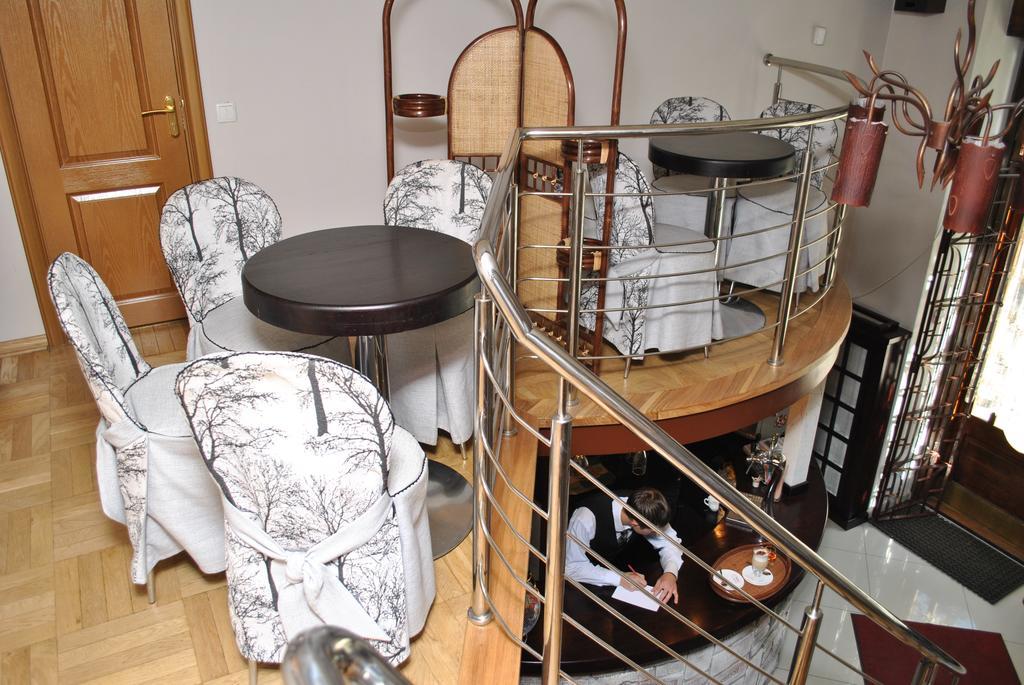 Apartment Roman Лвив Екстериор снимка